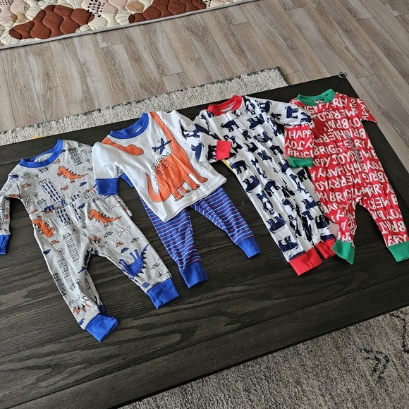 Carters 6 Month Baby Boy Pajamas - Picture 1 of 4